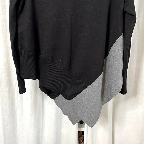 89TH + MADISON NWOT Asymmetric V-Neck Sweater, Size  M - Picture 2 of 9